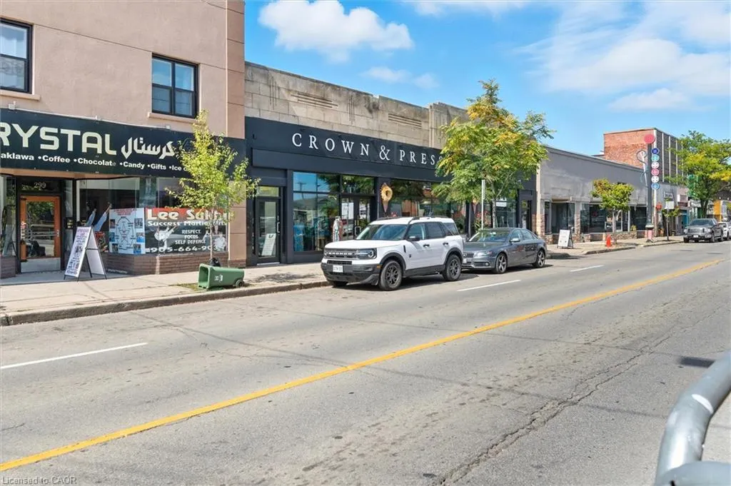 163 Grosvenor Avenue N
