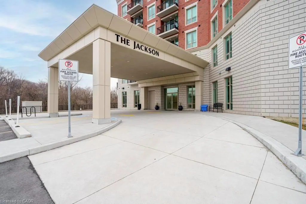 2750 King Street E, #215