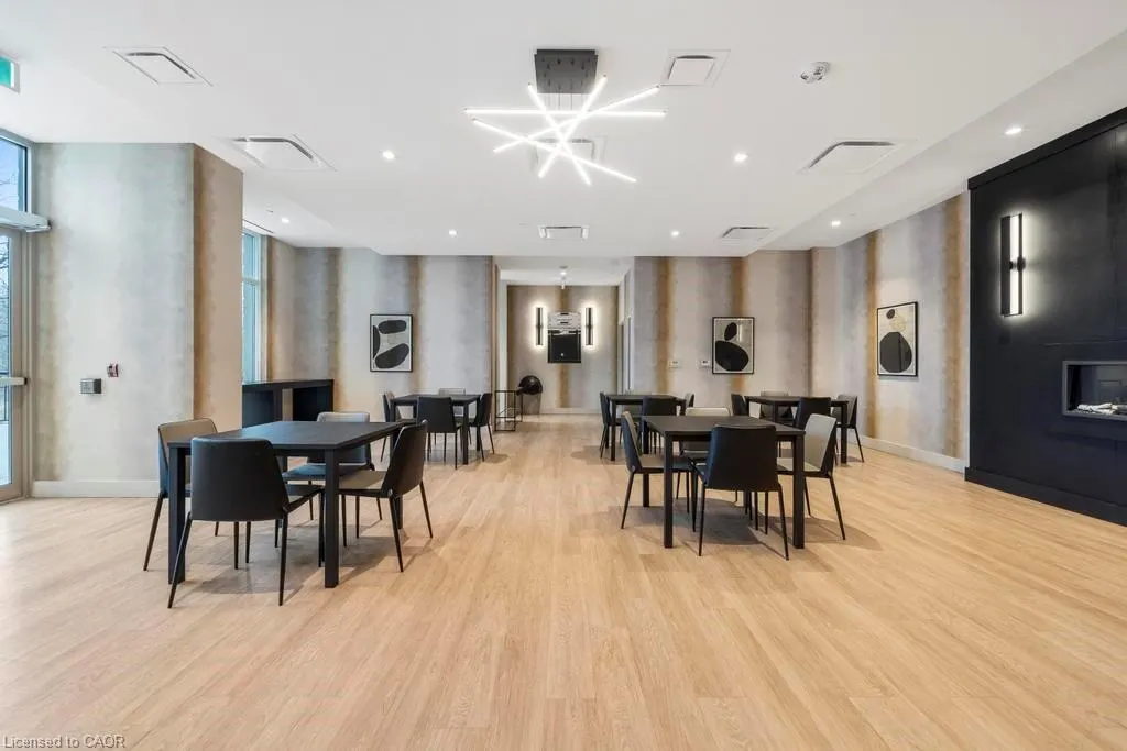 2750 King Street E, #215