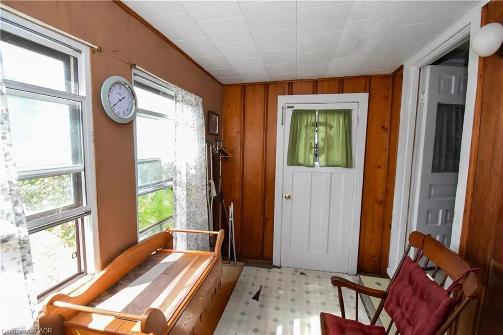 121 Cross Street E
