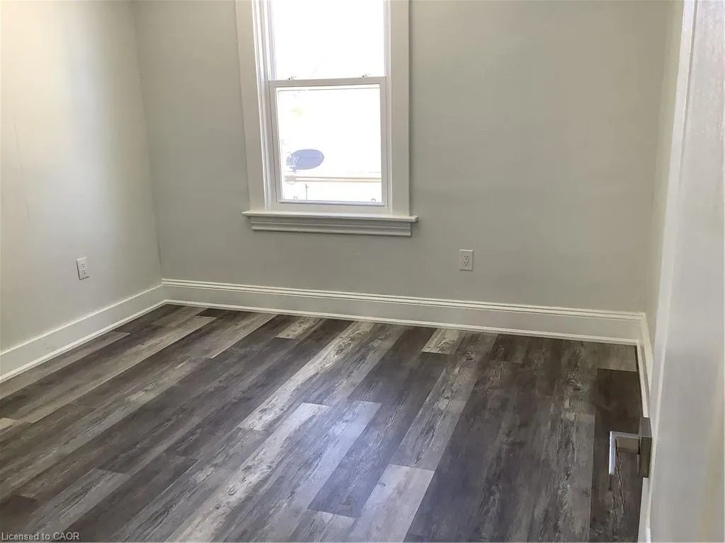 90 Kent Street S, #3