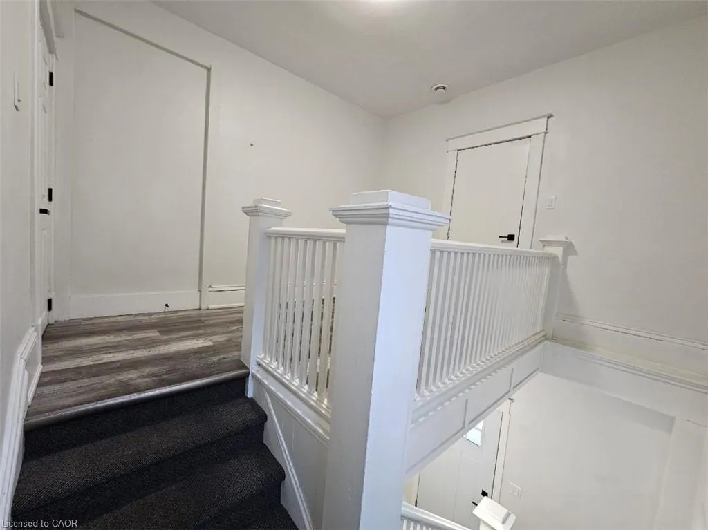 90 Kent Street S, #3
