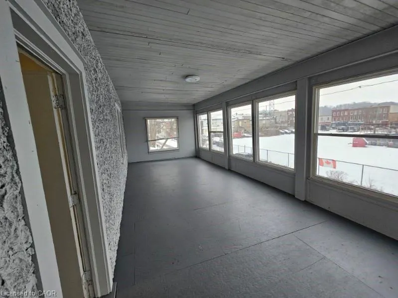 90 Kent Street S, #3