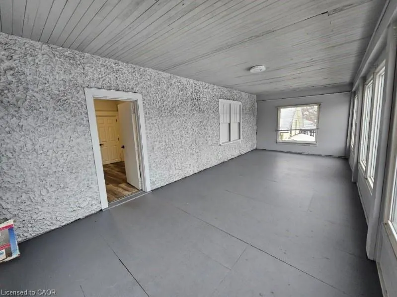 90 Kent Street S, #3