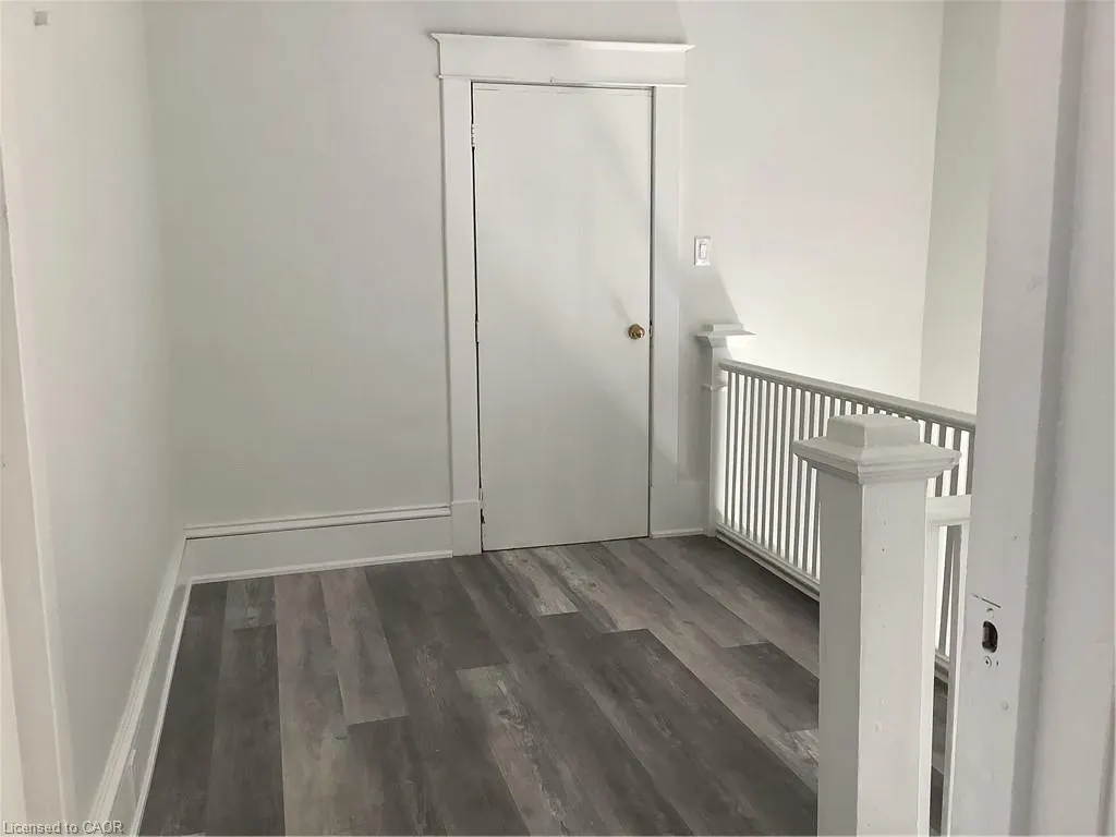 90 Kent Street S, #3