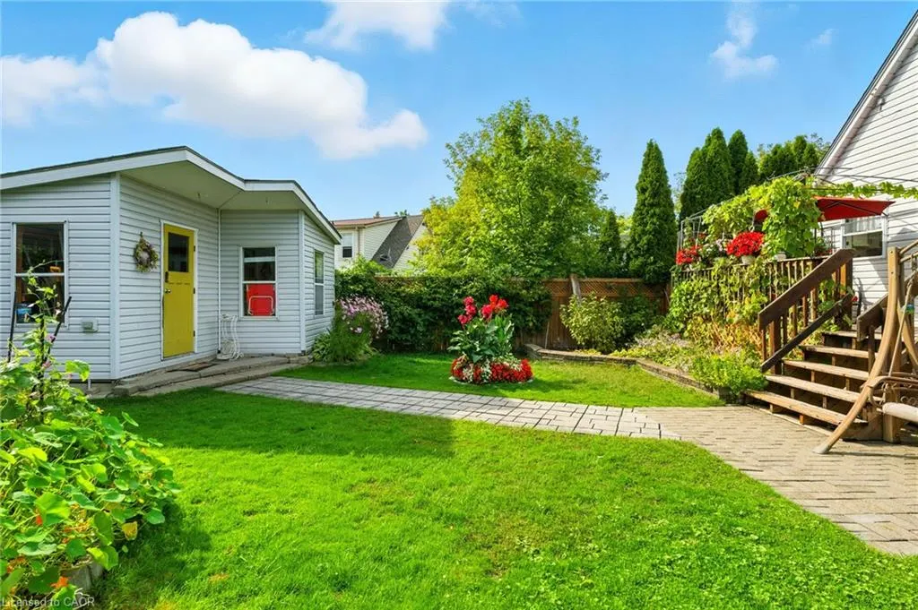 39 Clayburn Avenue