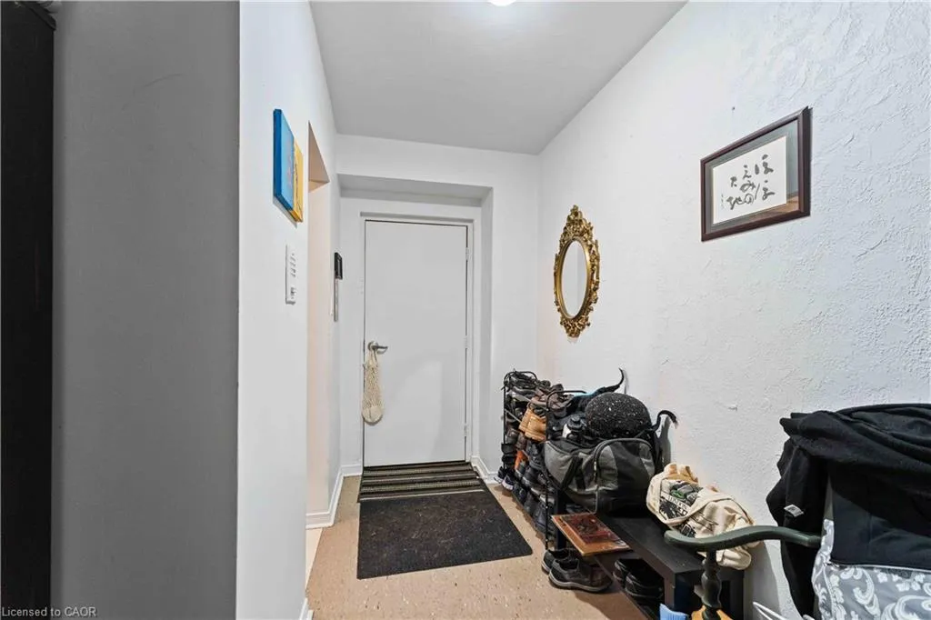 269 Parkdale Avenue N, #403
