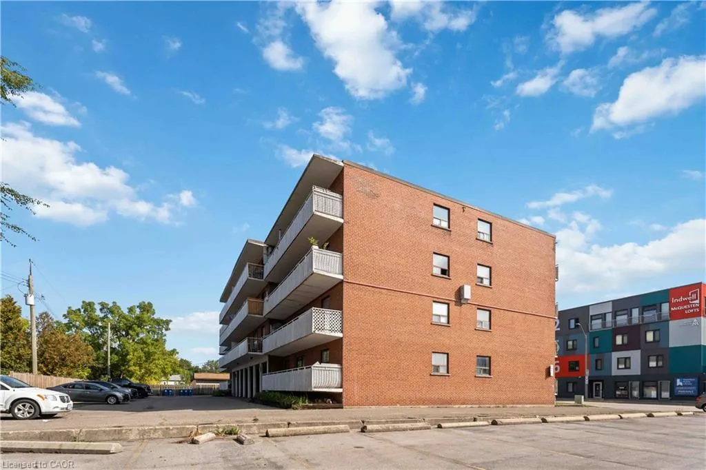 269 Parkdale Avenue N, #403