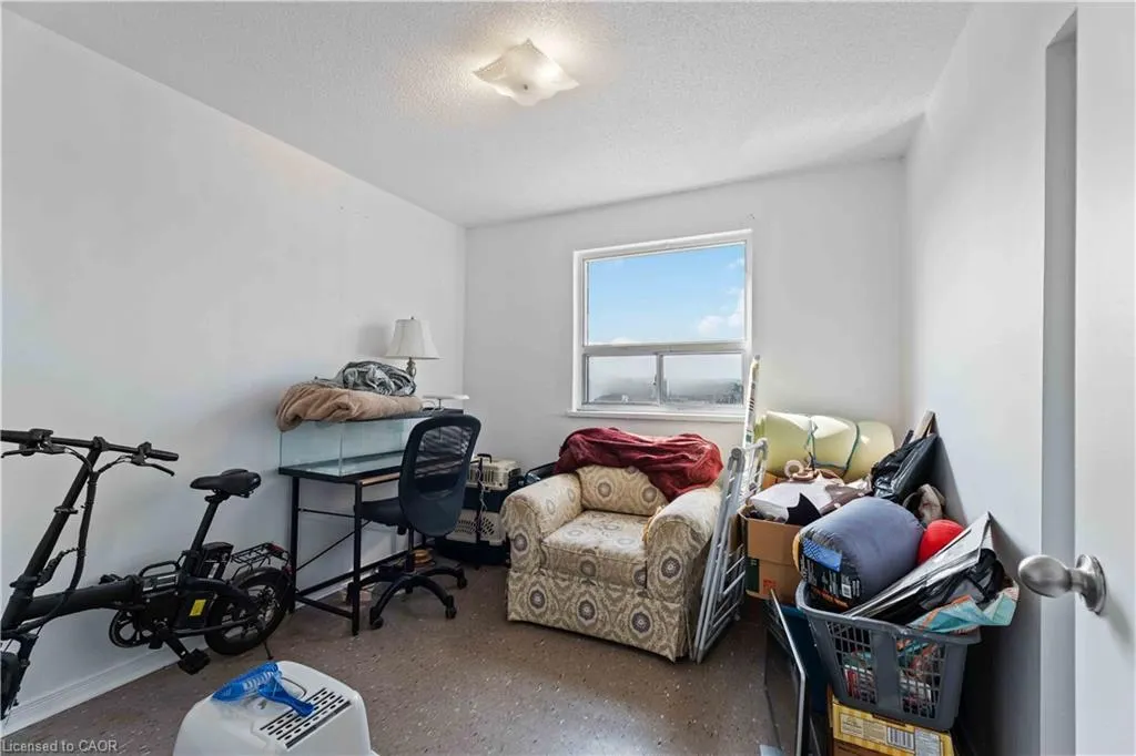 269 Parkdale Avenue N, #403