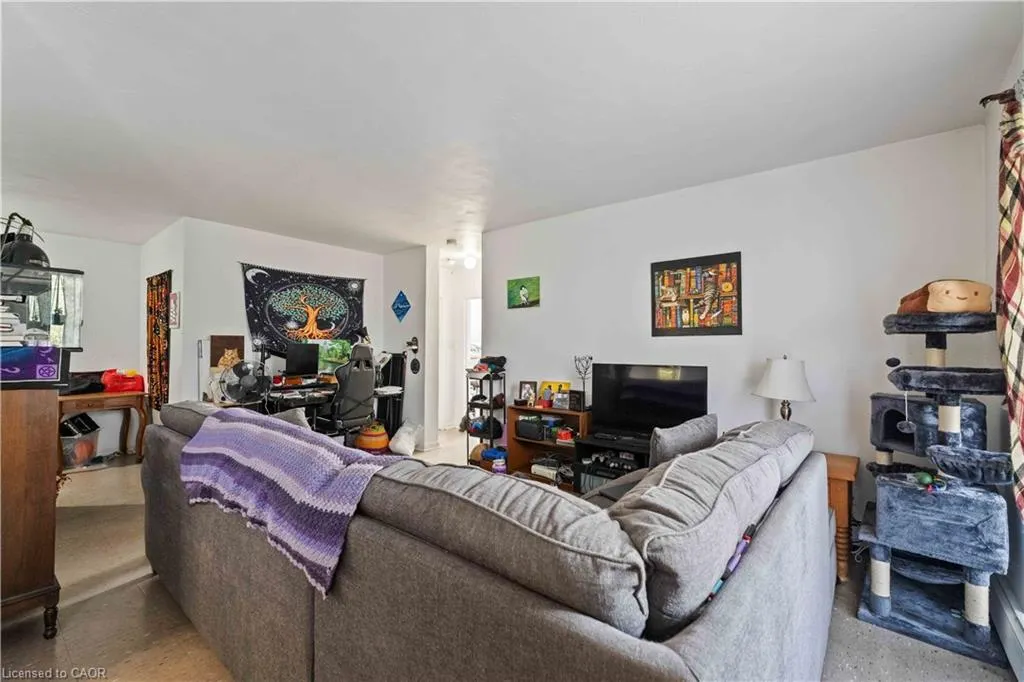 269 Parkdale Avenue N, #403