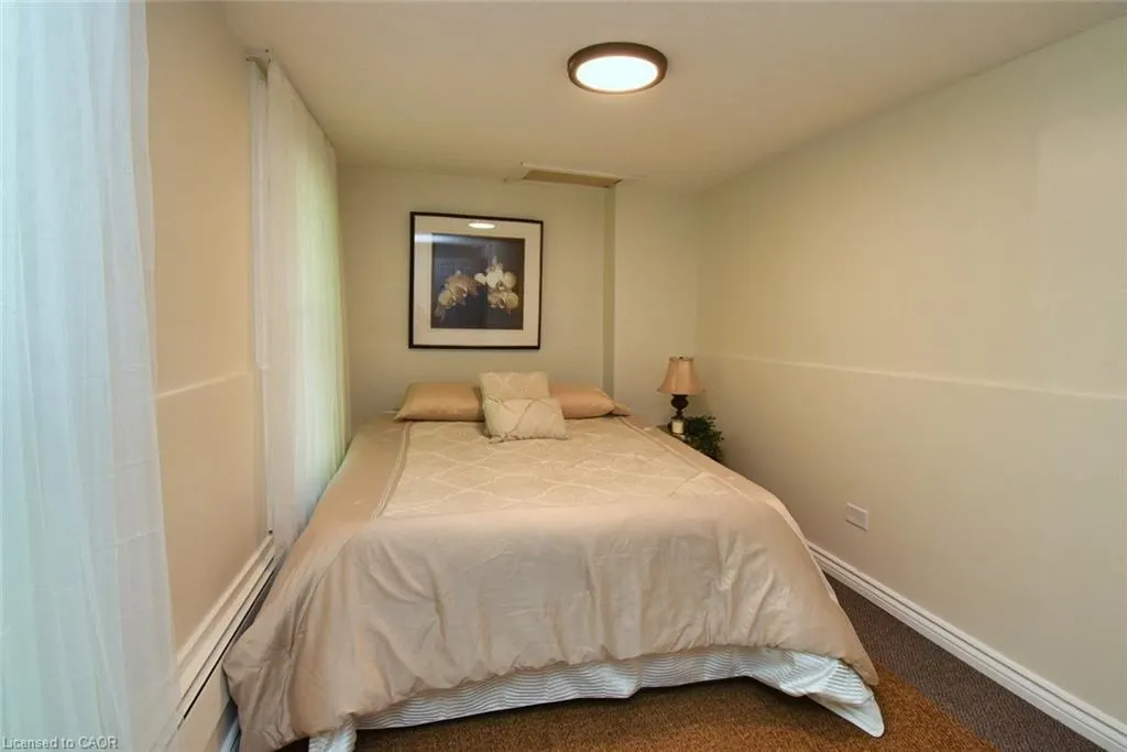 265 Hunter Street W