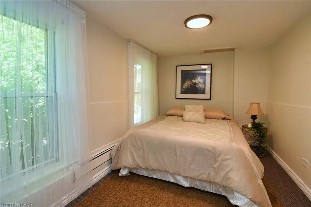 265 Hunter Street W