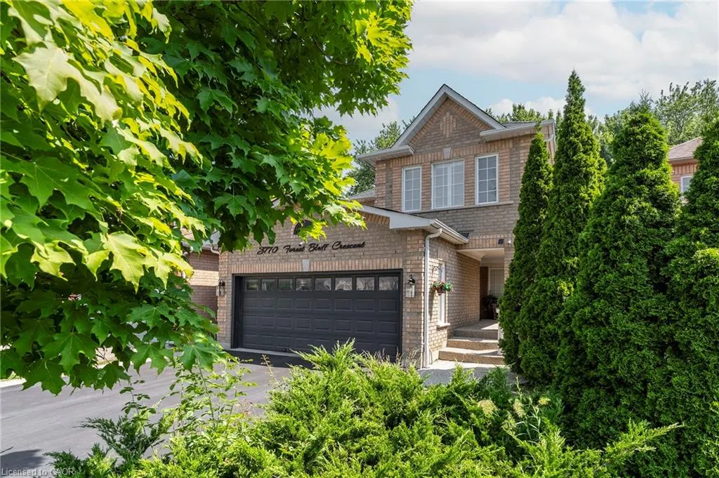 3770 Forest Bluff Crescent