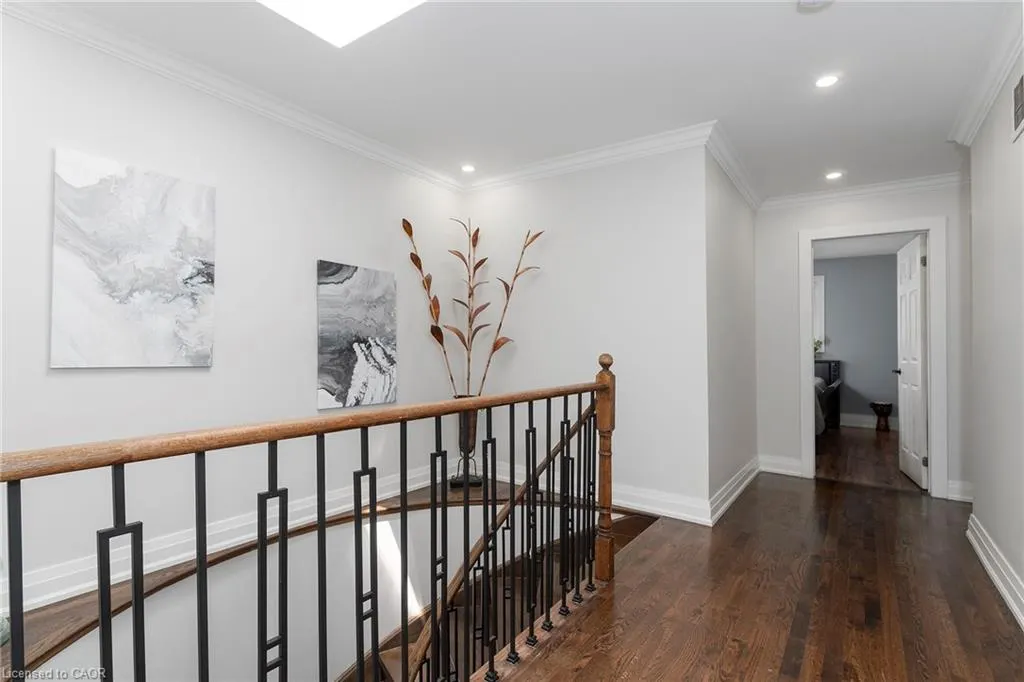 3770 Forest Bluff Crescent