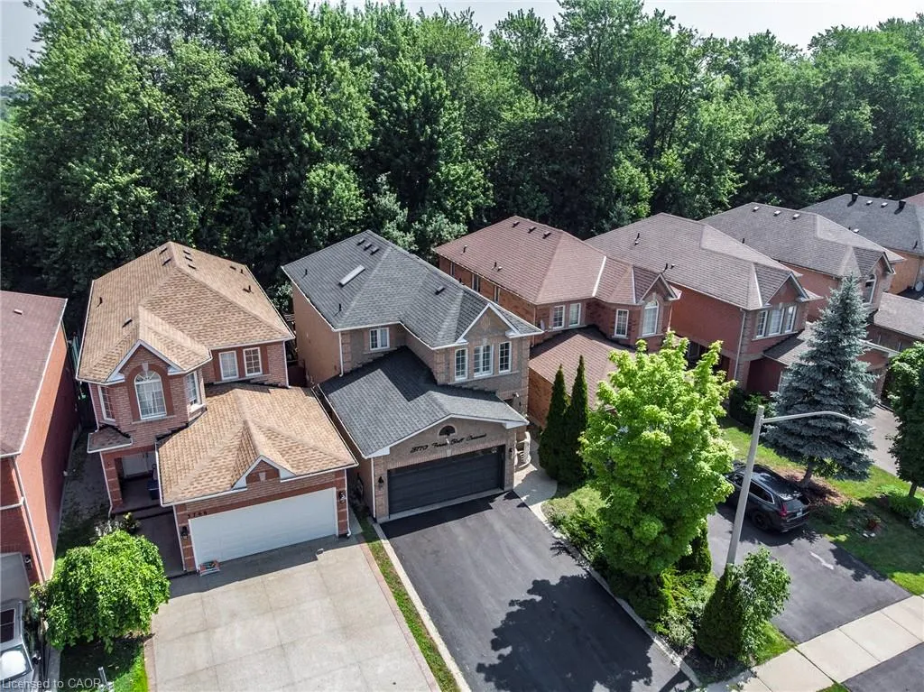 3770 Forest Bluff Crescent