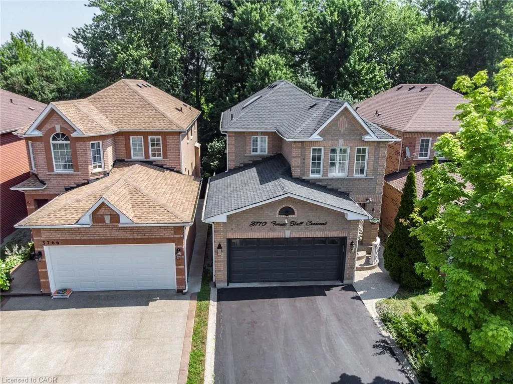 3770 Forest Bluff Crescent