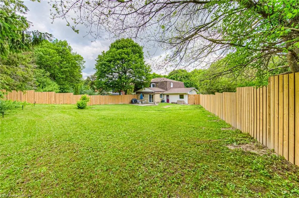 433 Midwood Crescent, #A