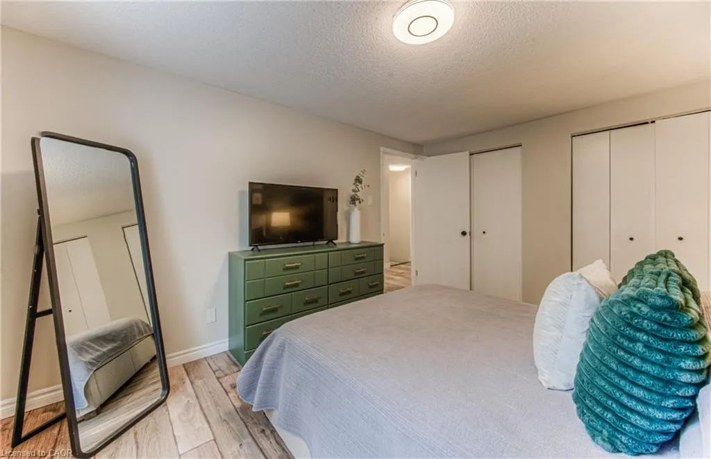 433 Midwood Crescent, #A