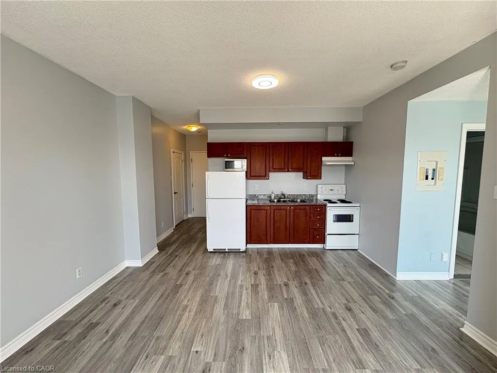 135 James Street S, #804