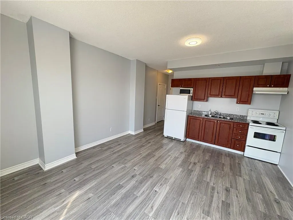 135 James Street S, #804