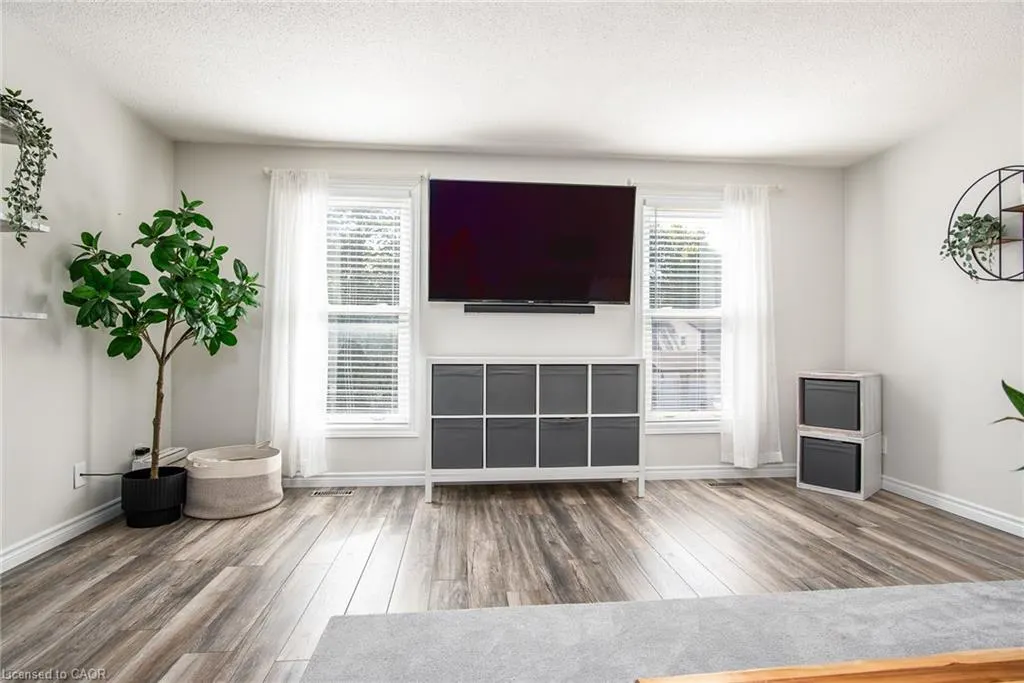 197 Silver Aspen Crescent