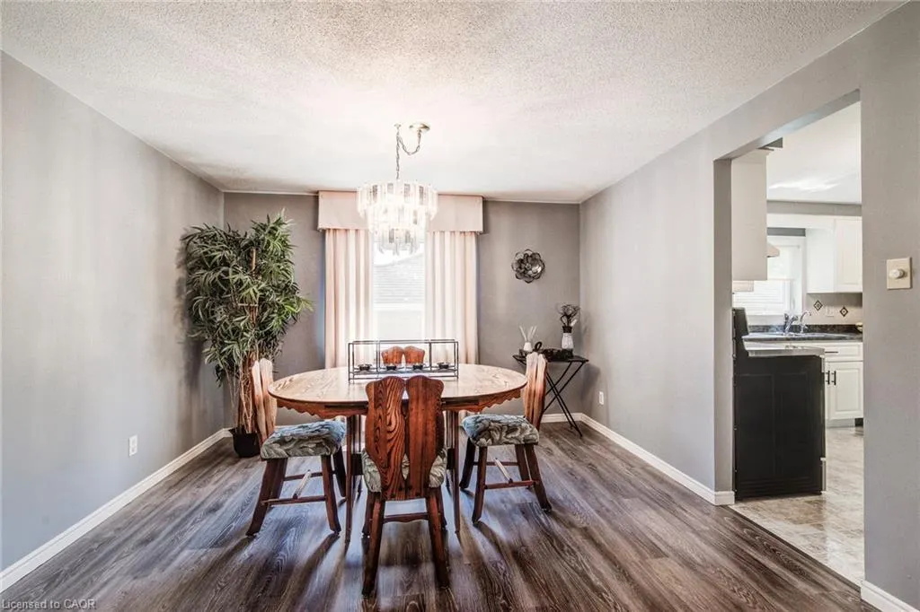 33 Summit Crescent