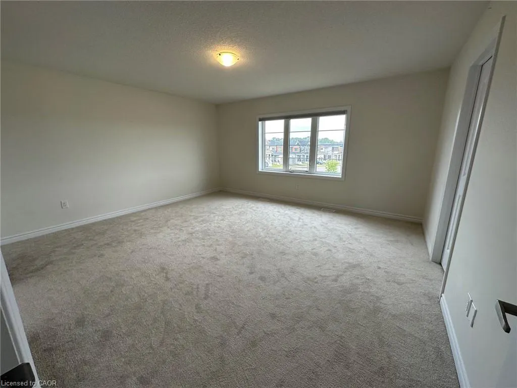 3 Bee Crescent