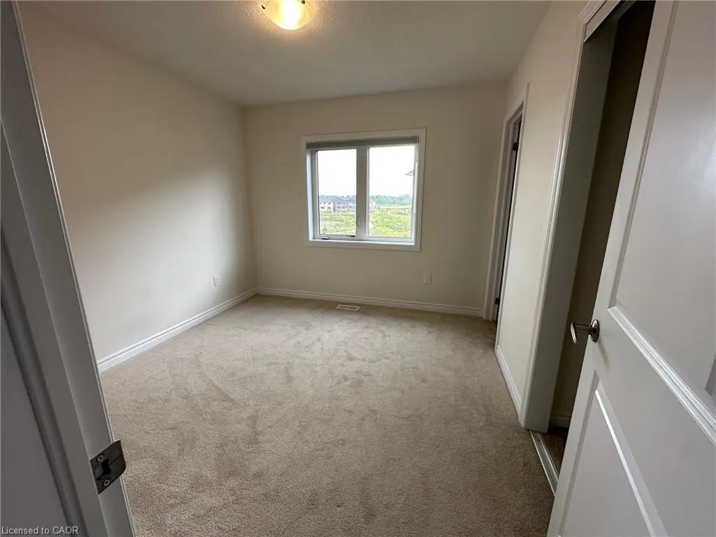 3 Bee Crescent