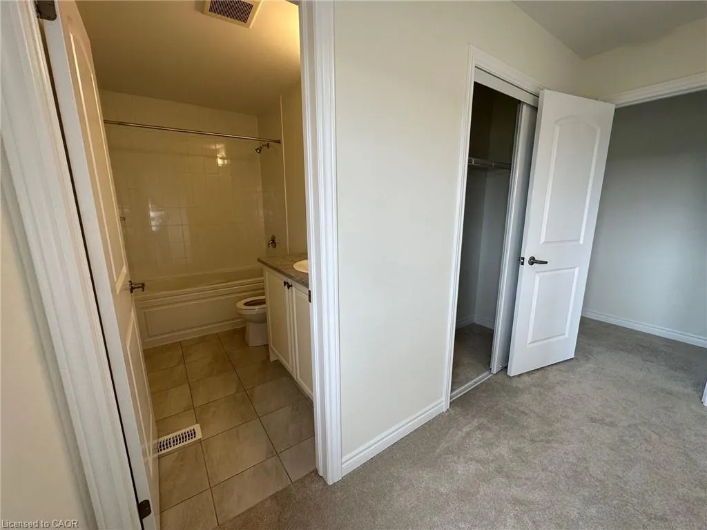 3 Bee Crescent