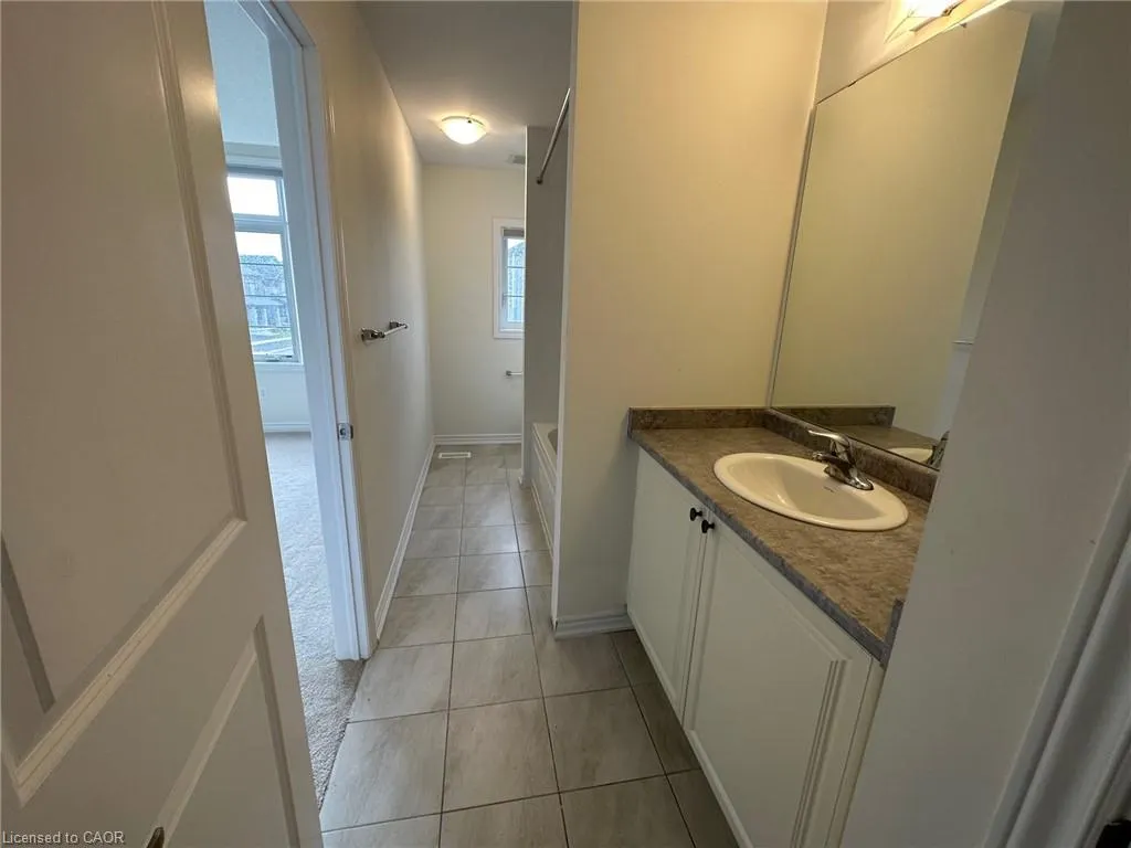 3 Bee Crescent