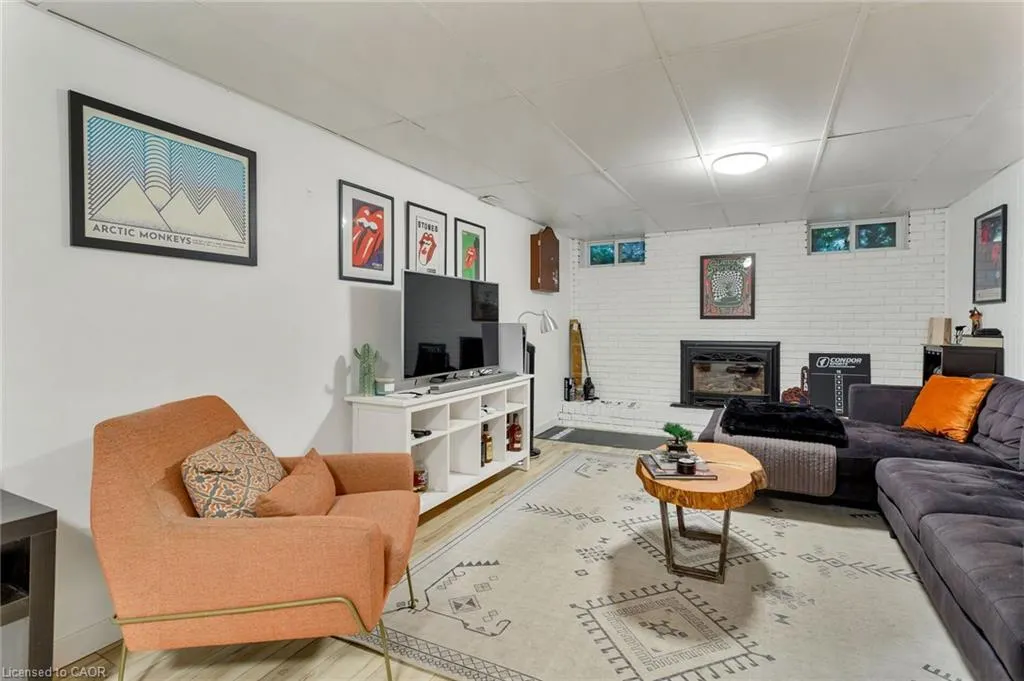 2430 Redfern Road