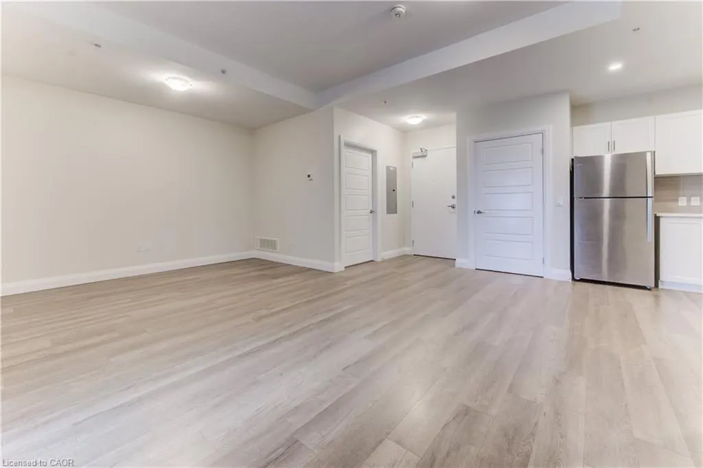5 Wake Robin Drive, #303