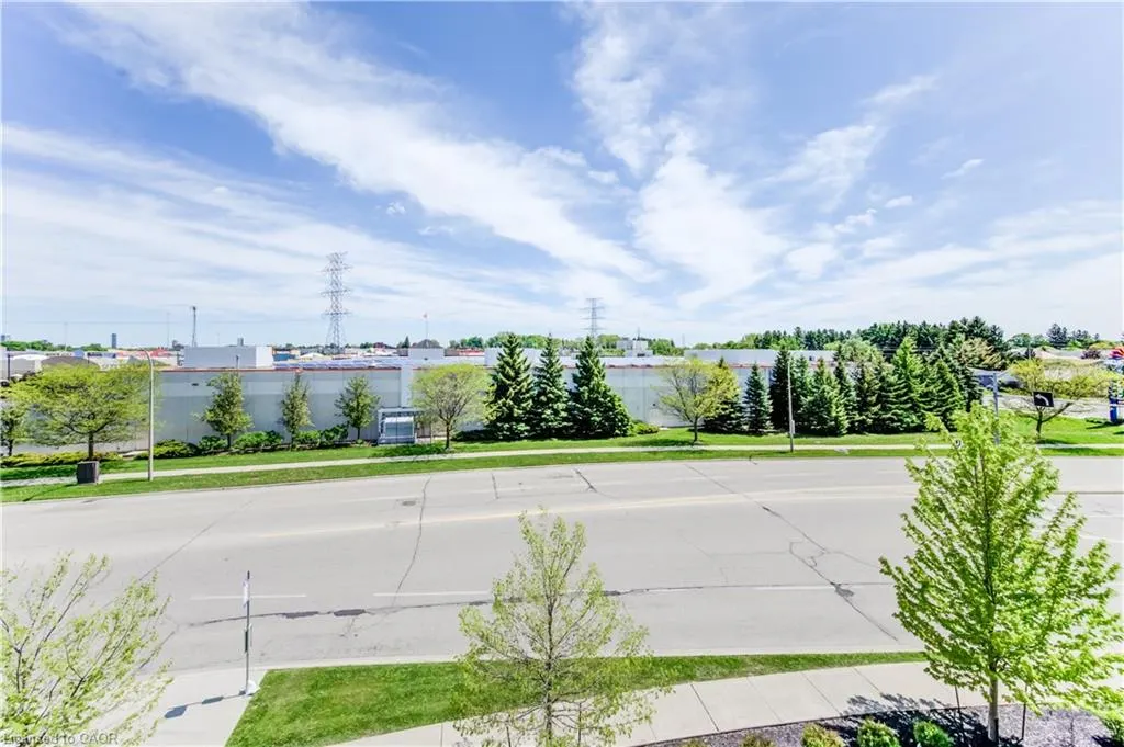 5 Wake Robin Drive, #303