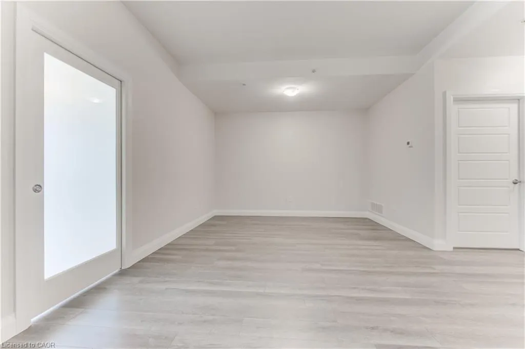 5 Wake Robin Drive, #303