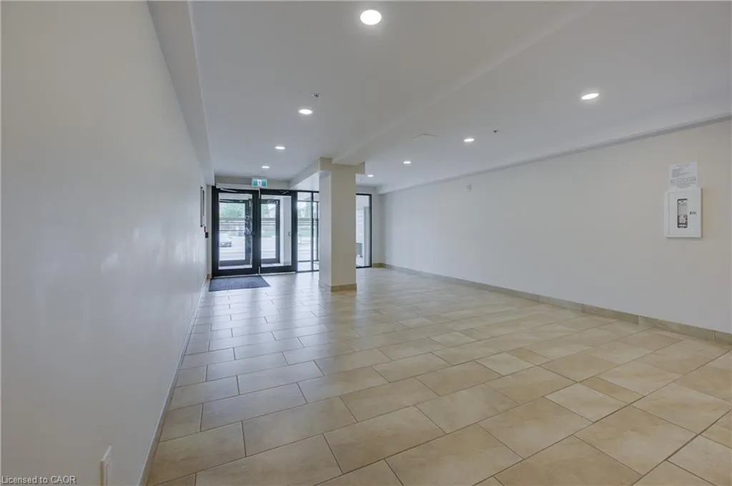 5 Wake Robin Drive, #303