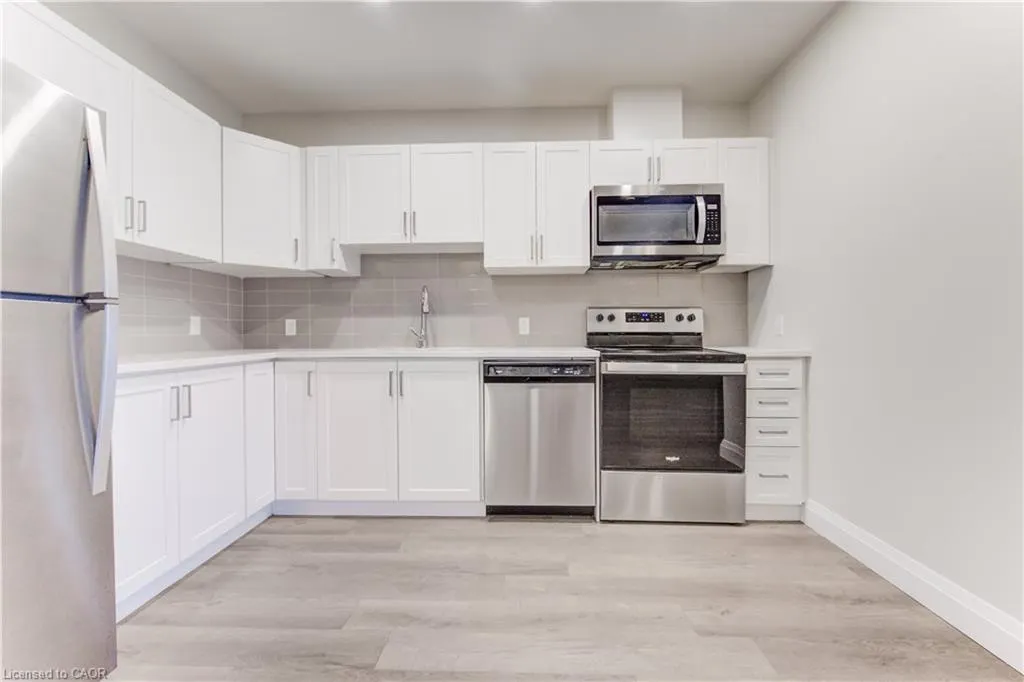 5 Wake Robin Drive, #303
