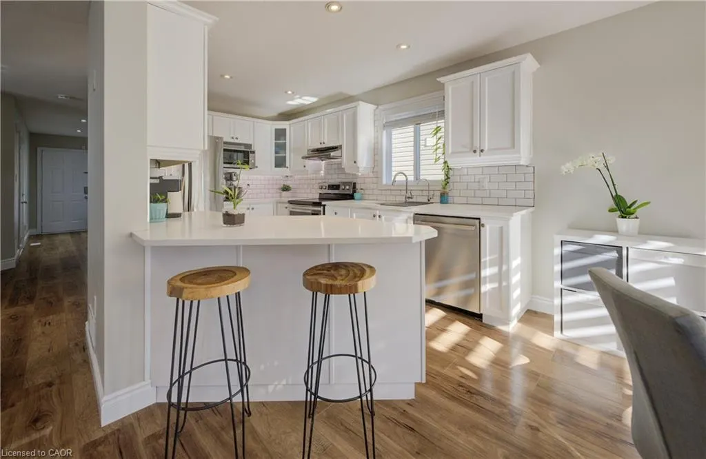 353 Sauve Crescent
