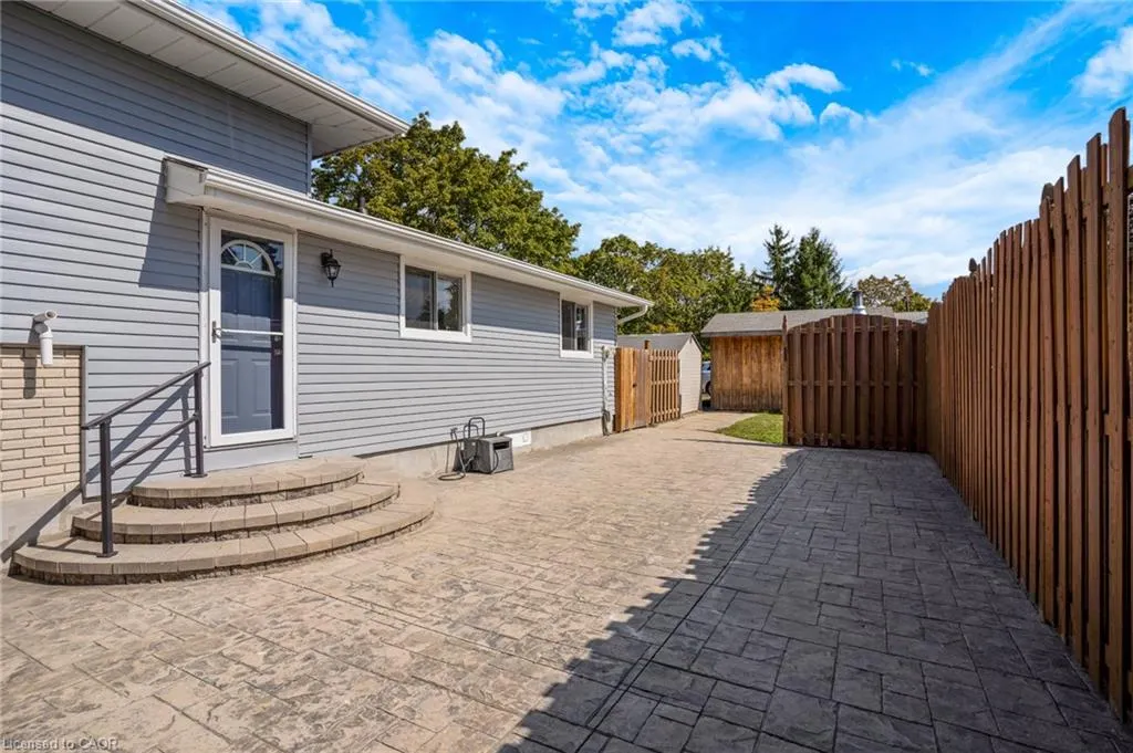 71 Pepperwood Crescent