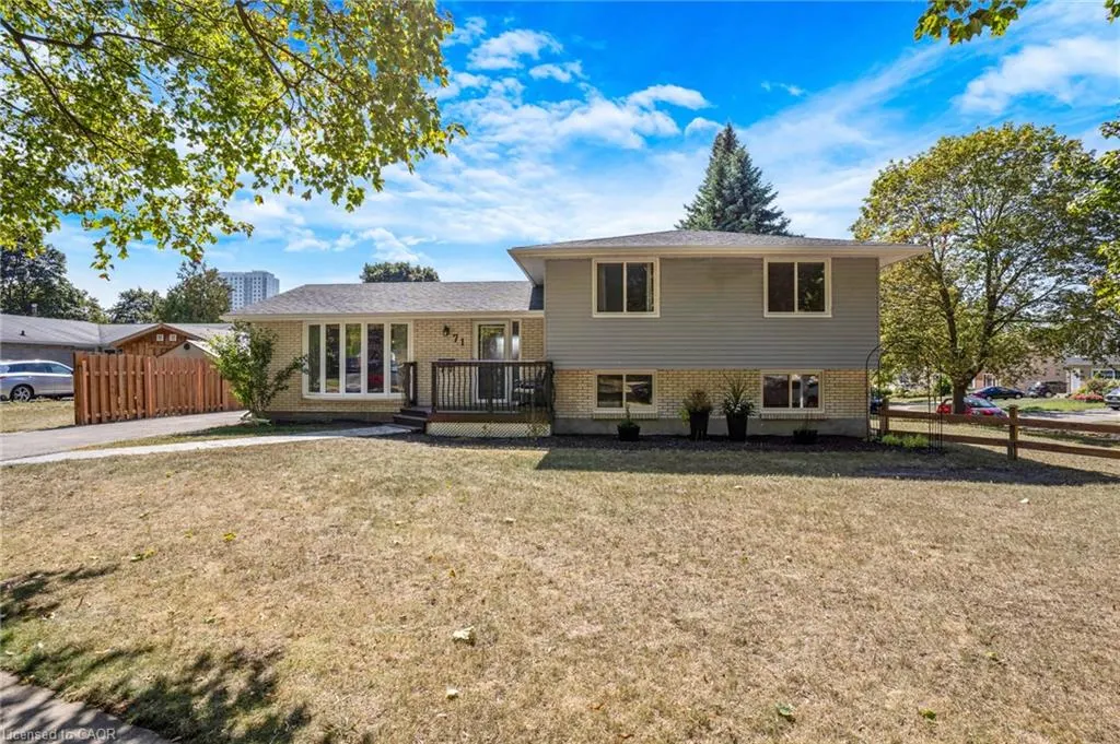 71 Pepperwood Crescent