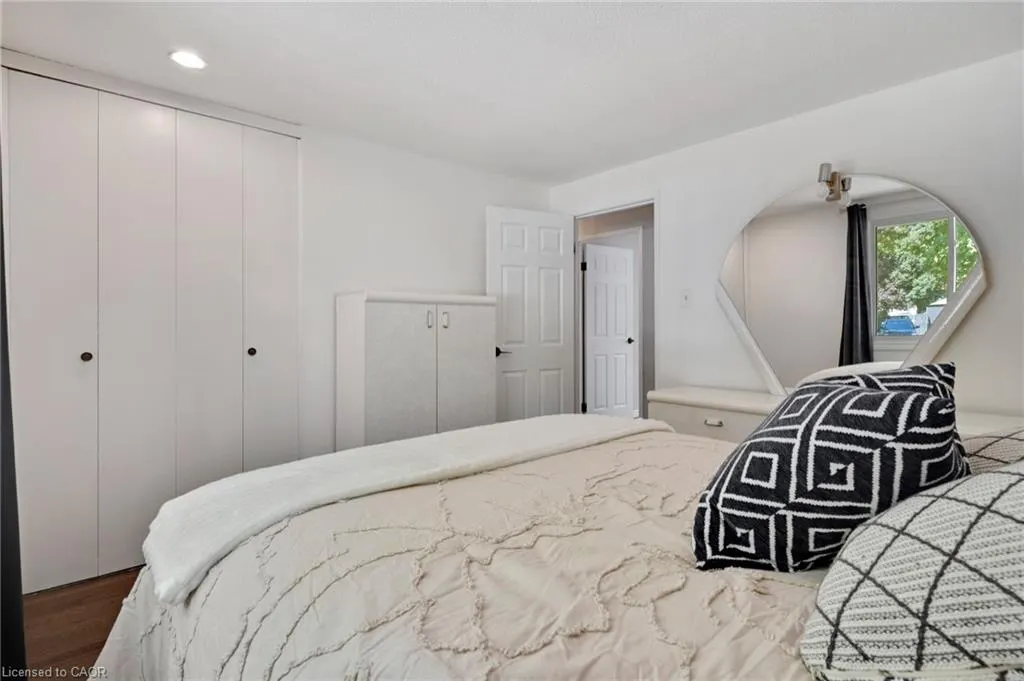 71 Pepperwood Crescent
