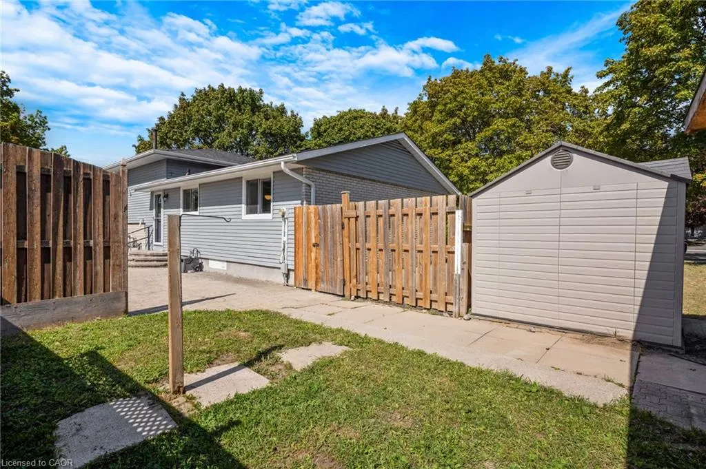 71 Pepperwood Crescent