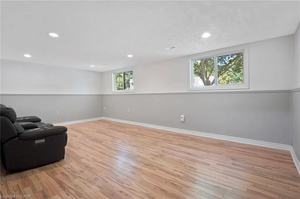 71 Pepperwood Crescent