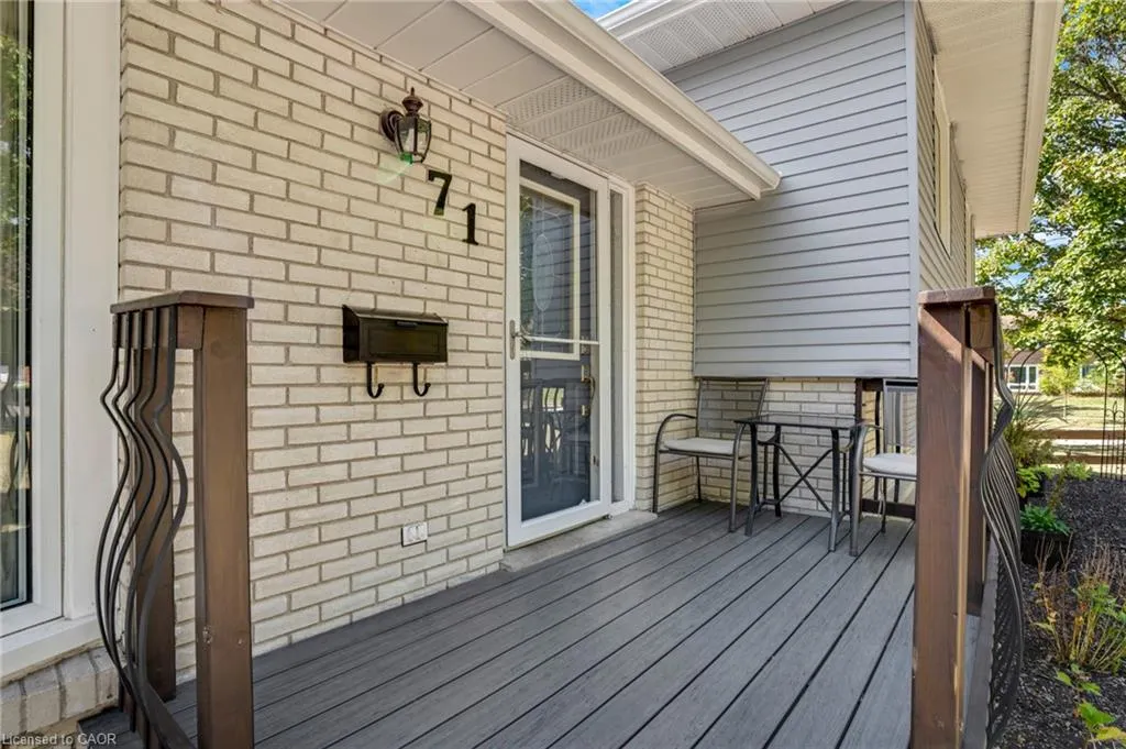 71 Pepperwood Crescent