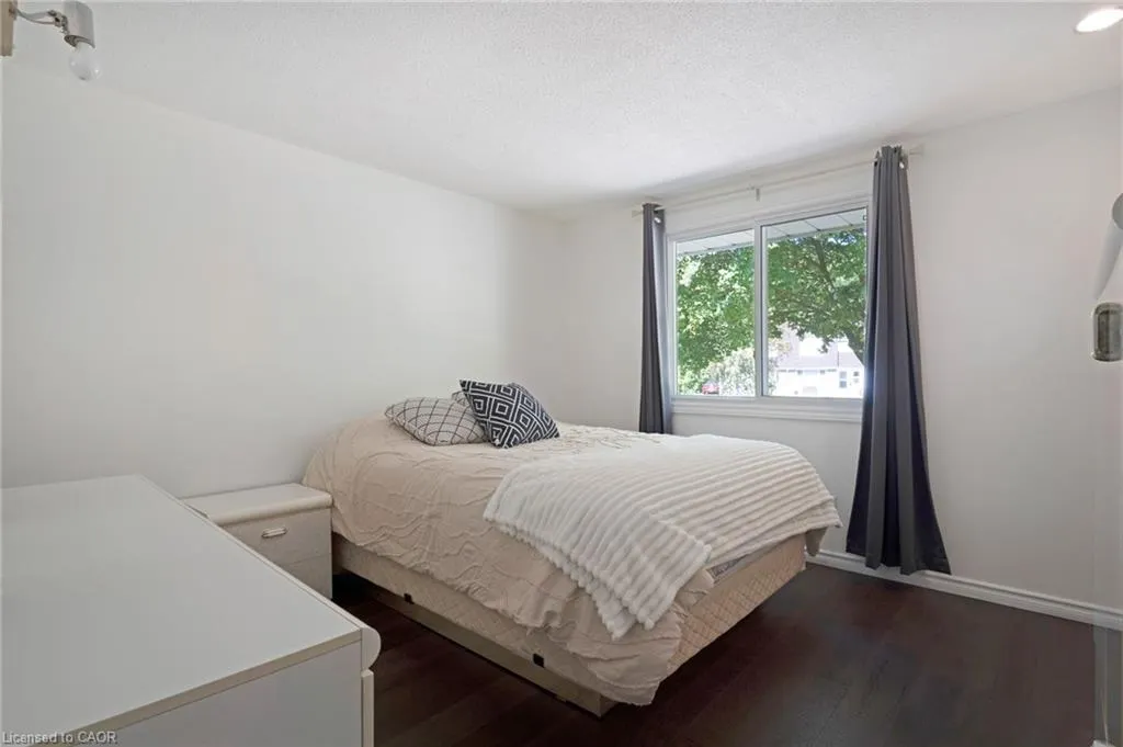 71 Pepperwood Crescent
