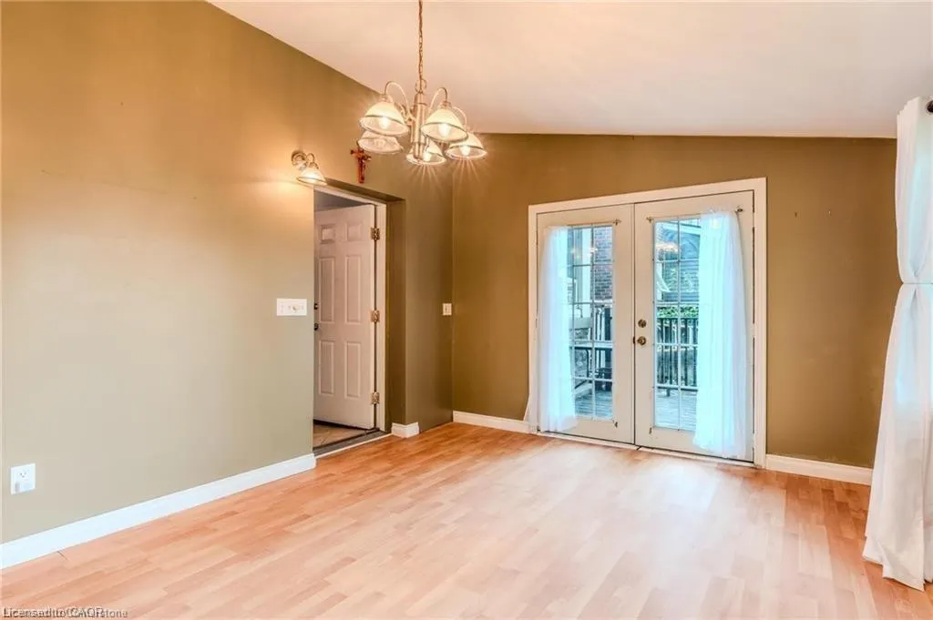95 Paradise Road N