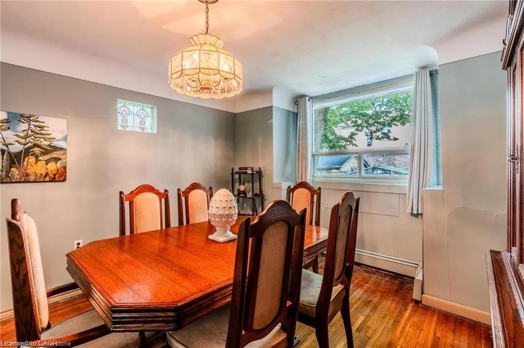 95 Paradise Road N