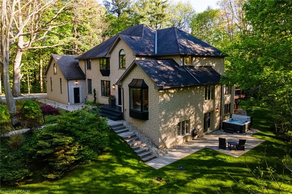18 Elder Crescent