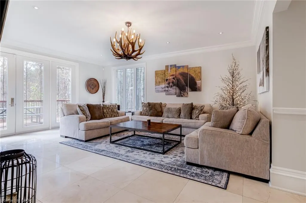 18 Elder Crescent