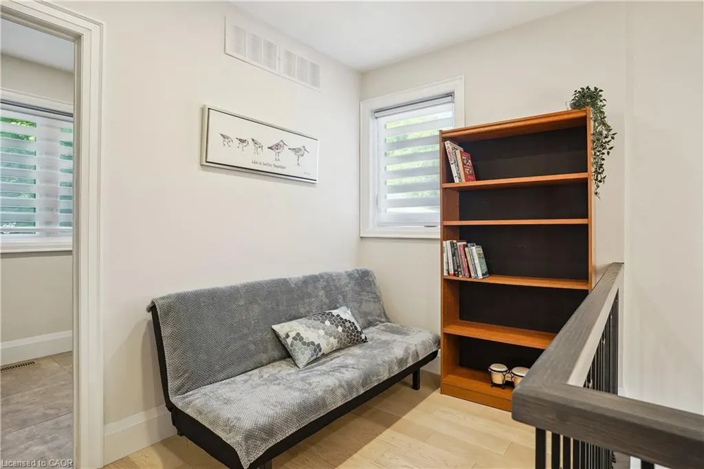 24 Peel Street N