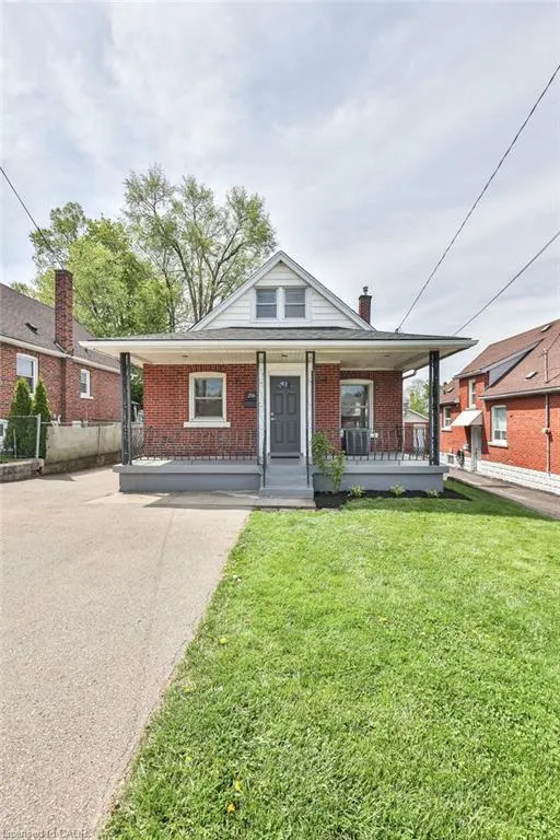 256 Walter Avenue S